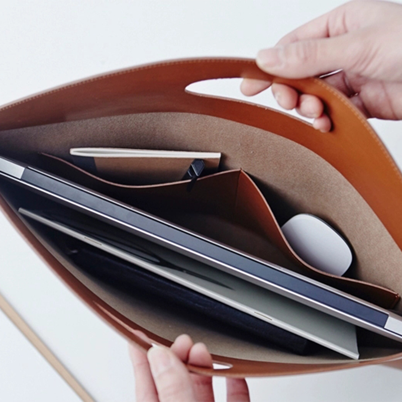 Luxury Design Custom Initials  - Briefcase Leather Slim incelemesi ve fiyatı