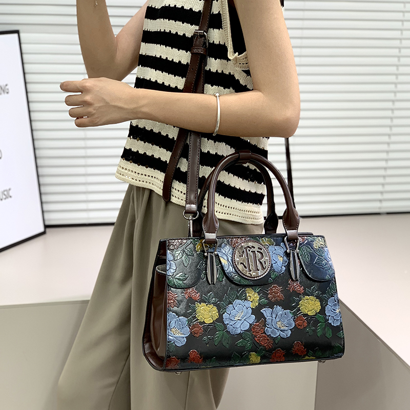 Vintage Floral Embossed Tote B - Luxury Bags Vegan incelemesi ve fiyatı