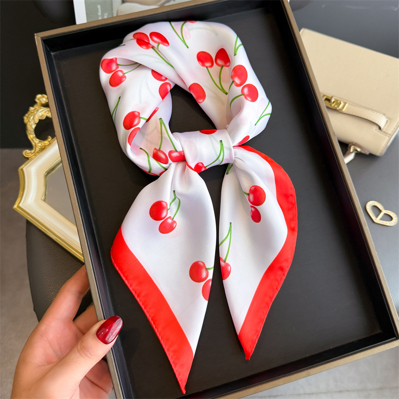Luxury Square Satin Scarf Wome - Luxury Bags Online incelemesi ve fiyatı